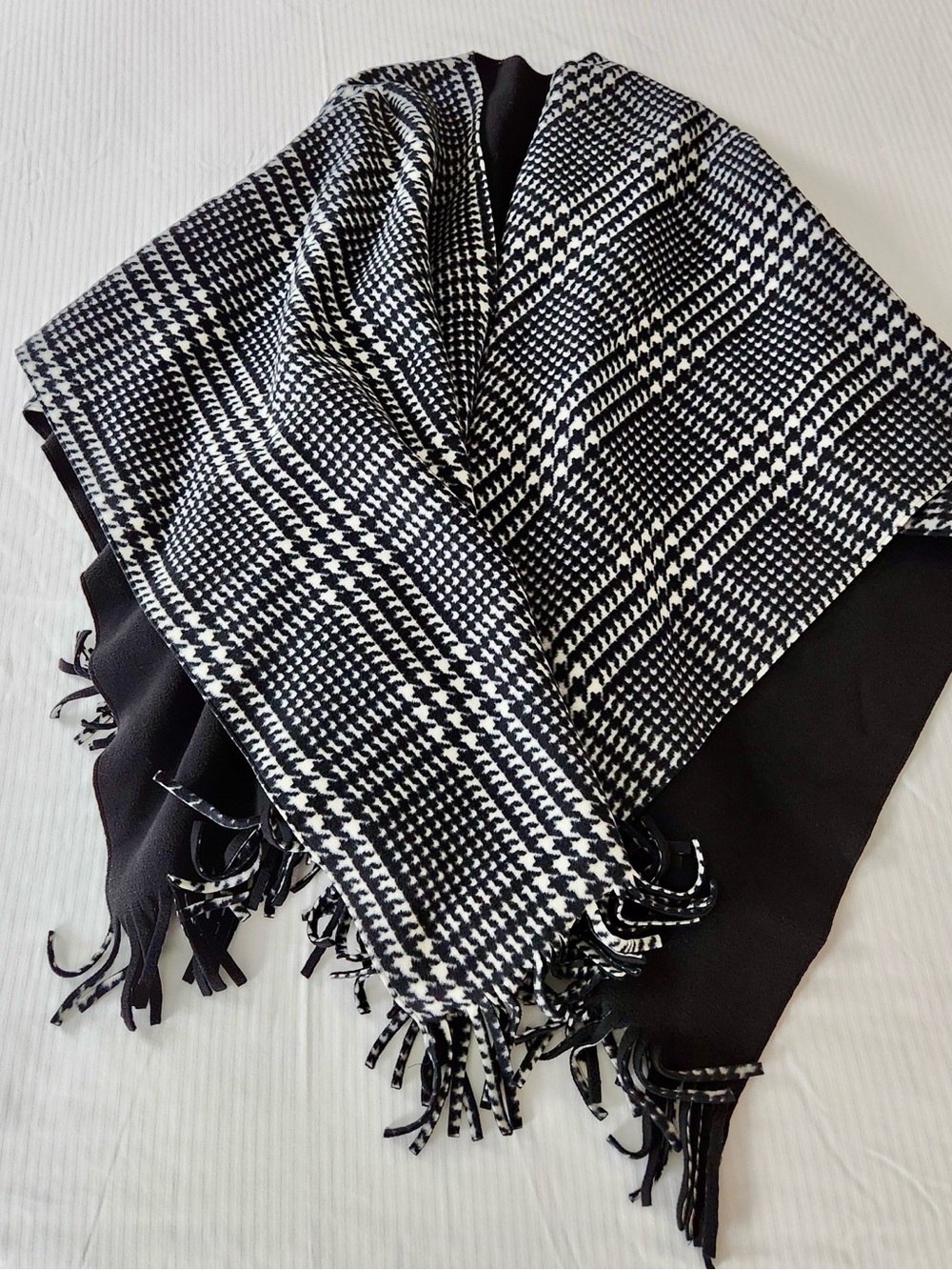 Vintage Reversible Black and White Houndstooth Fringe Shawl Wrap Poncho